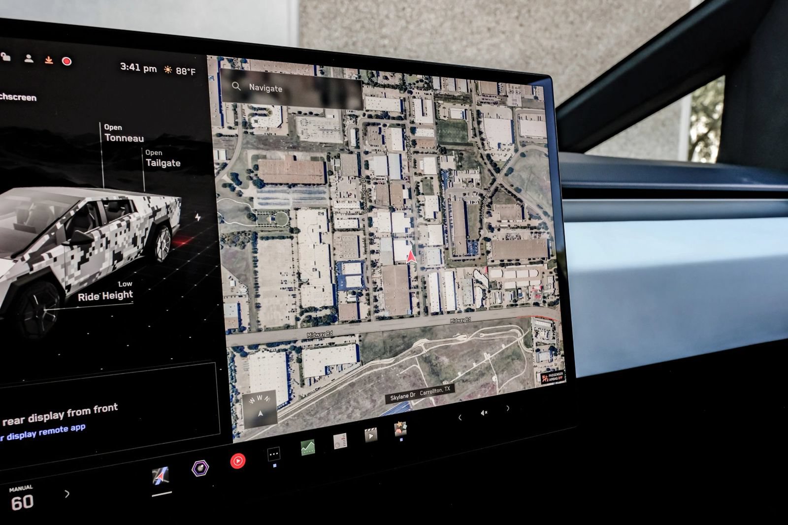 Used 2024 Tesla Cybertruck AWD Crew Cab image 25