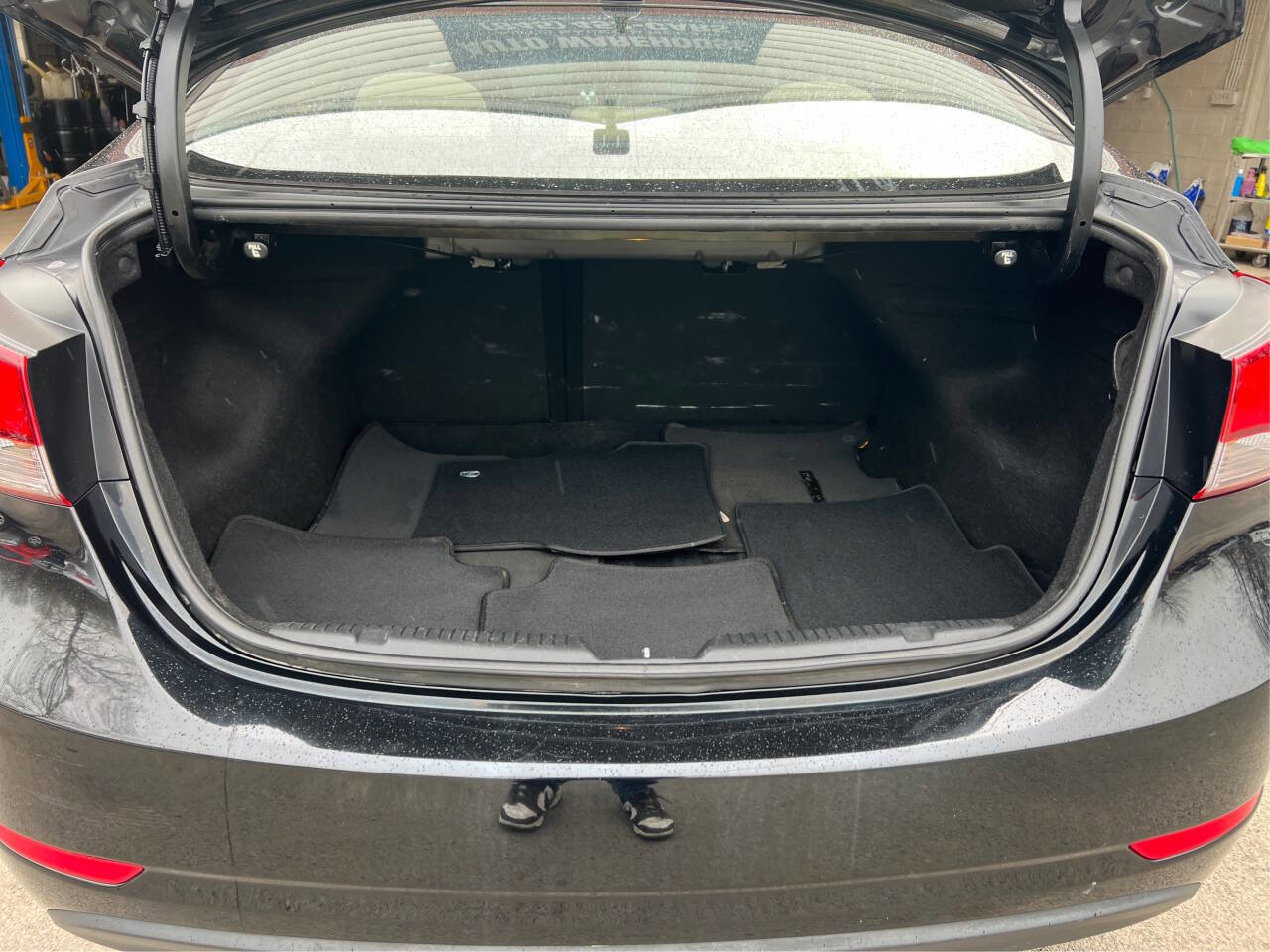 Used 2016 Hyundai Elantra SE image 12