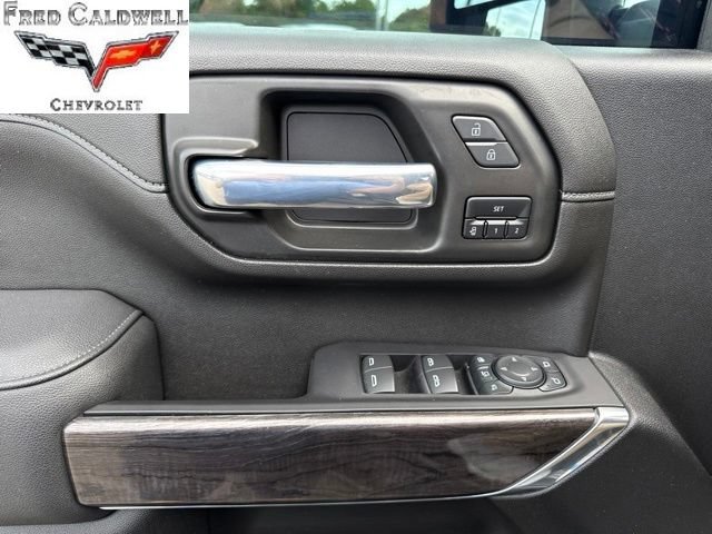 Used 2022 Chevrolet Silverado 2500 LTZ w/ LTZ Convenience Package AWD/4WD image 11