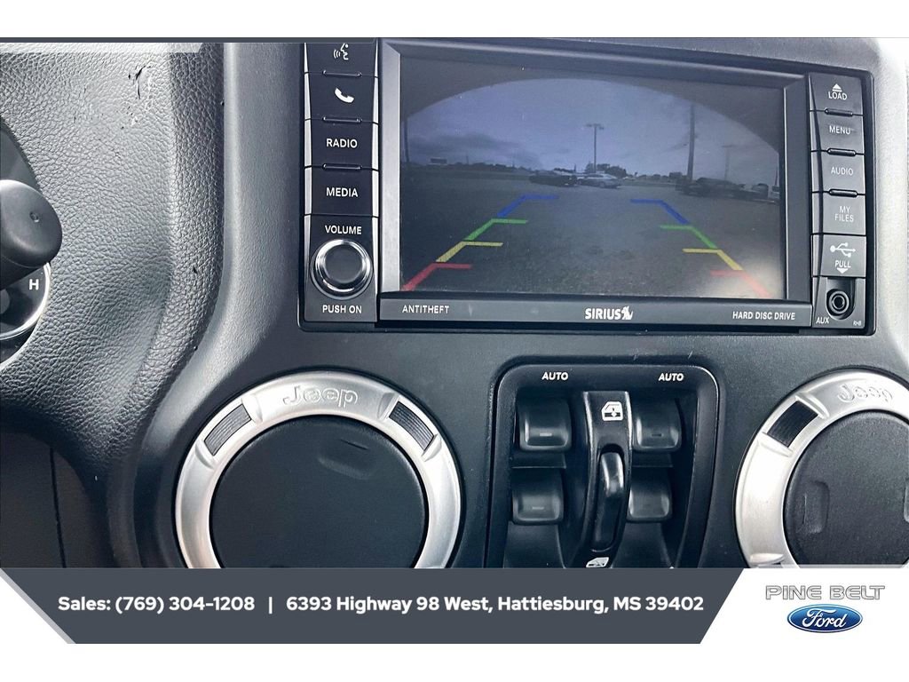 Used 2015 Jeep Wrangler Unlimited Sahara w/ Connectivity Group image 23
