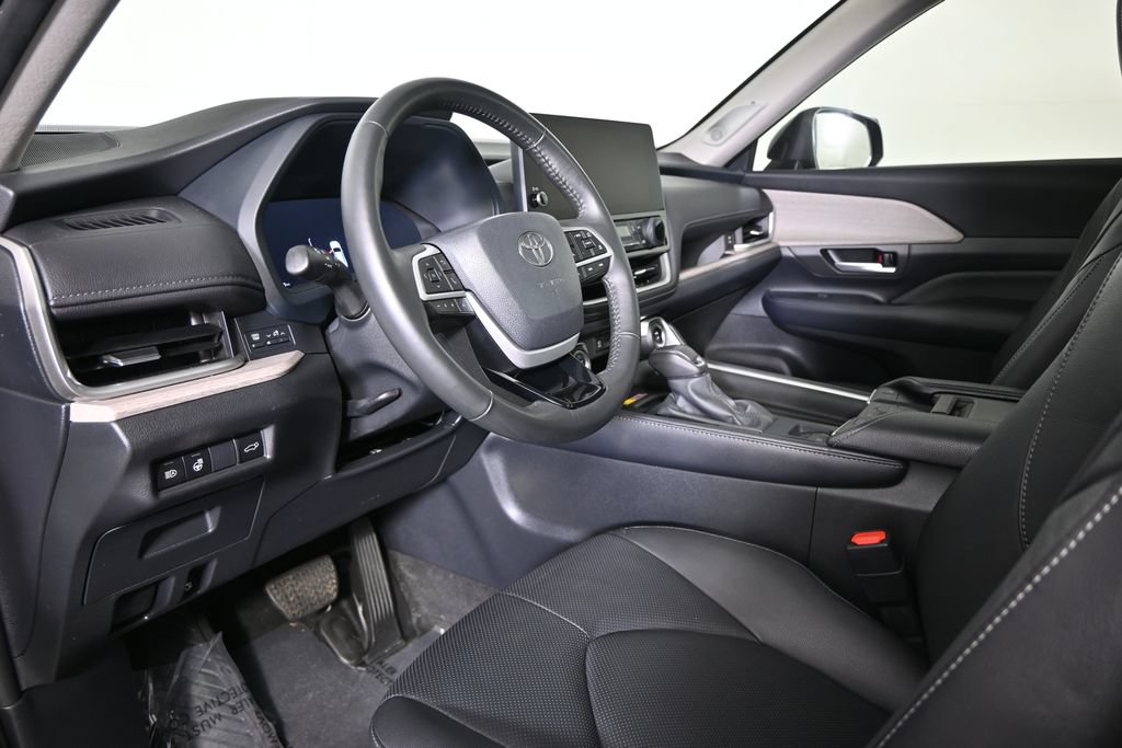 Used 2024 Toyota Grand Highlander AWD image 24