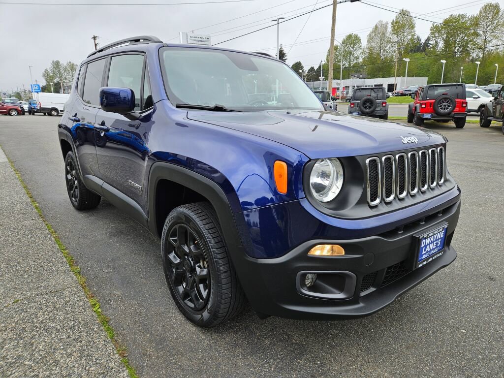 Used 2017 Jeep Renegade Latitude AWD/4WD image 7