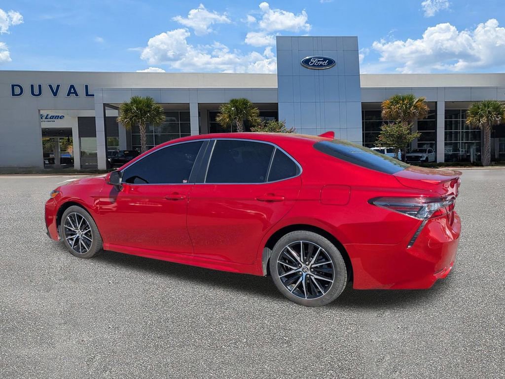 Used 2021 Toyota Camry SE image 6