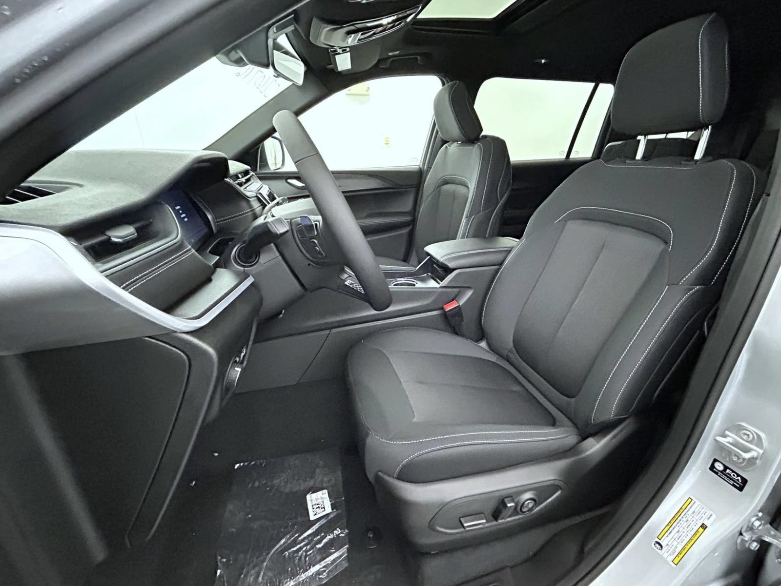 New 2026 Jeep Grand Cherokee L Laredo AWD/4WD image 10
