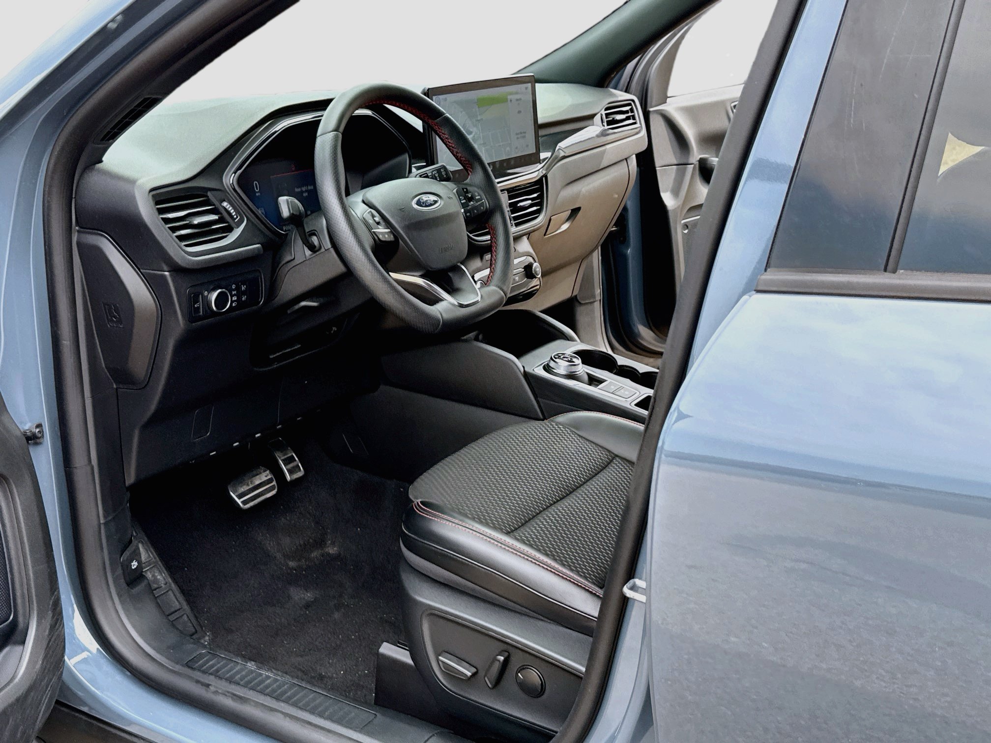 Certified 2024 Ford Escape ST-Line w/ Tech Pack #1 FWD image 11