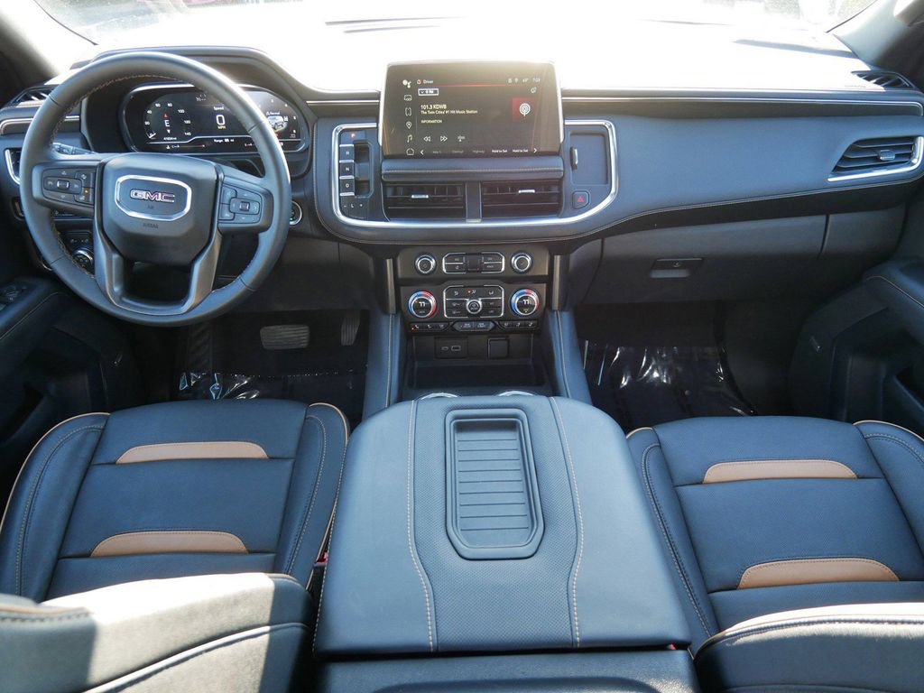 Used 2023 GMC Yukon XL AT4 w/ AT4 Premium Plus Package AWD/4WD image 14