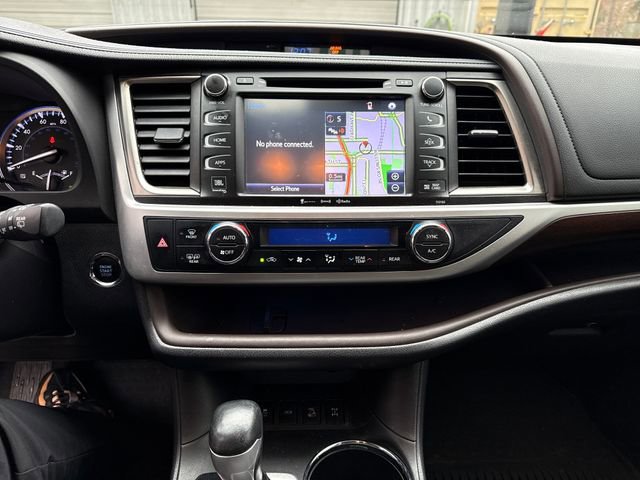 Used 2016 Toyota Highlander Limited image 25
