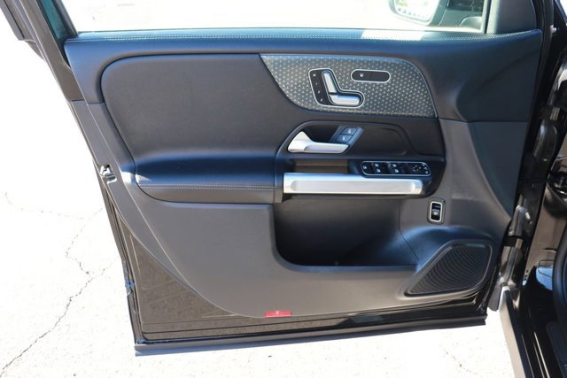 Used 2024 Mercedes-Benz GLB 250 image 8