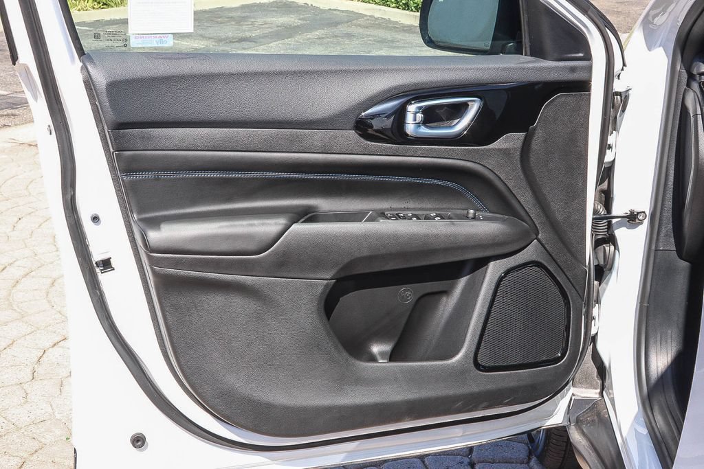 New 2026 Jeep Compass Latitude AWD/4WD image 25