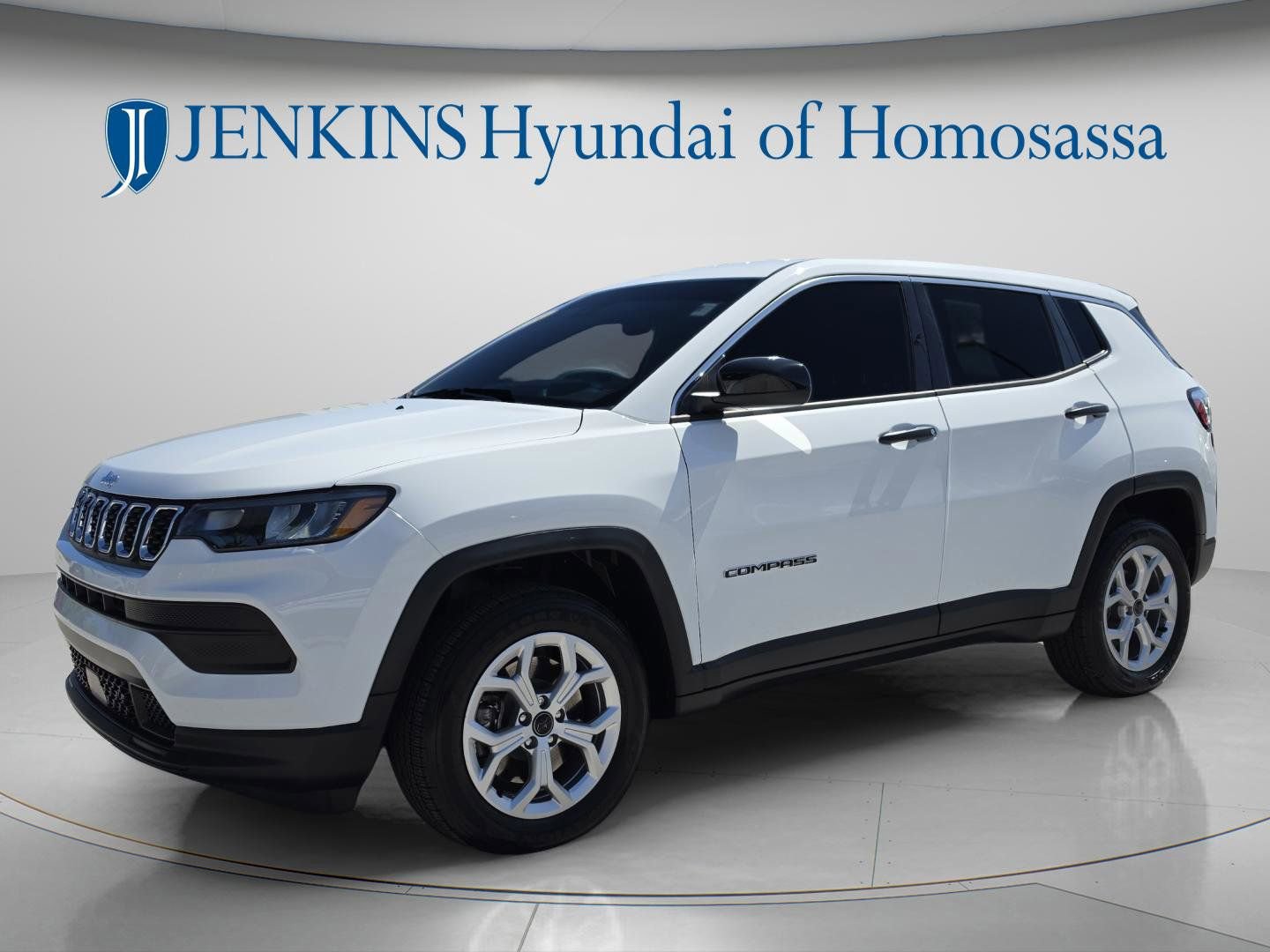 Used 2025 Jeep Compass Sport image 10