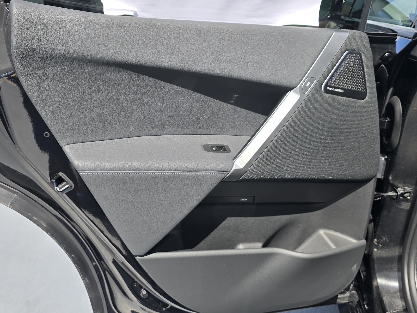 New 2026 BMW iX xDrive60 w/ M Sport Package image 6