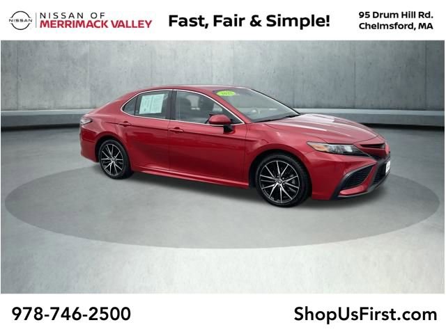 Used 2022 Toyota Camry SE w/ Cold Weather Package FWD image 1
