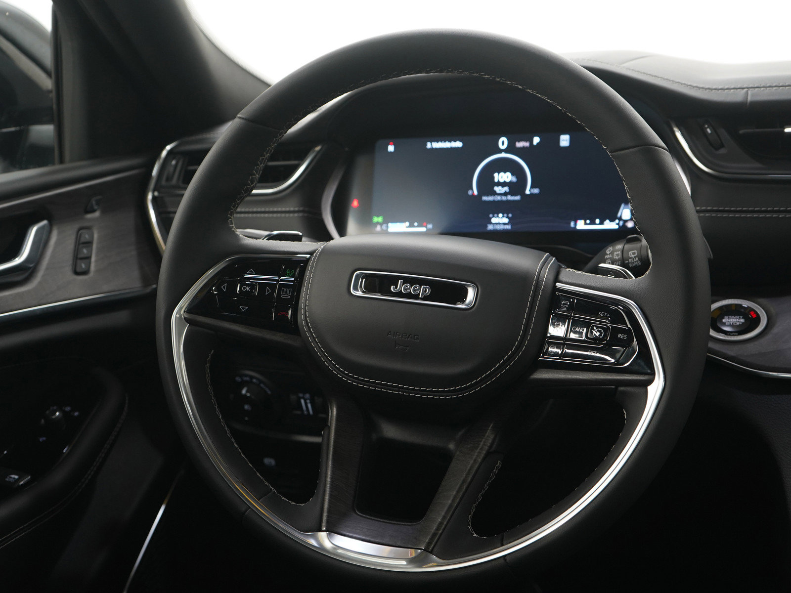 Used 2024 Jeep Grand Cherokee Overland w/ Luxury Tech Group IV image 14