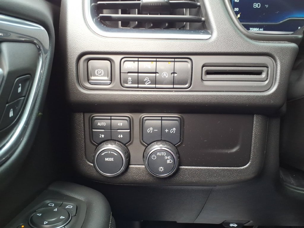 Used 2023 Chevrolet Tahoe Premier AWD/4WD image 25