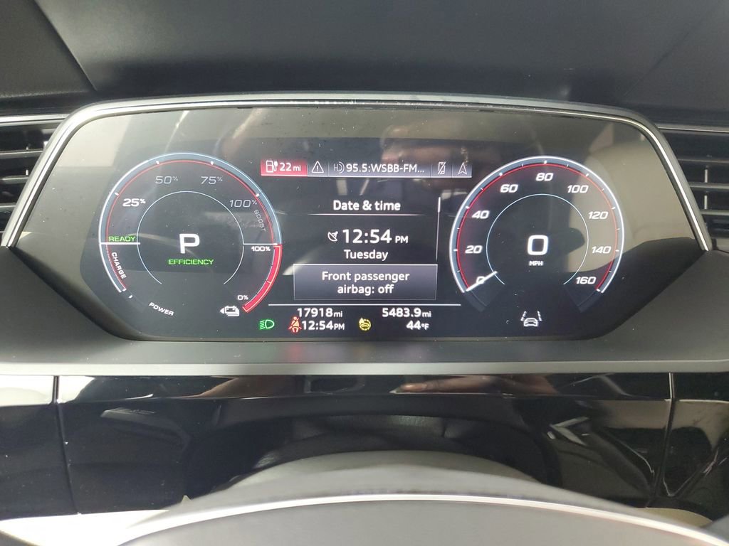 Used 2024 Audi Q8 e-tron Premium Plus w/ Premium Plus Package image 26