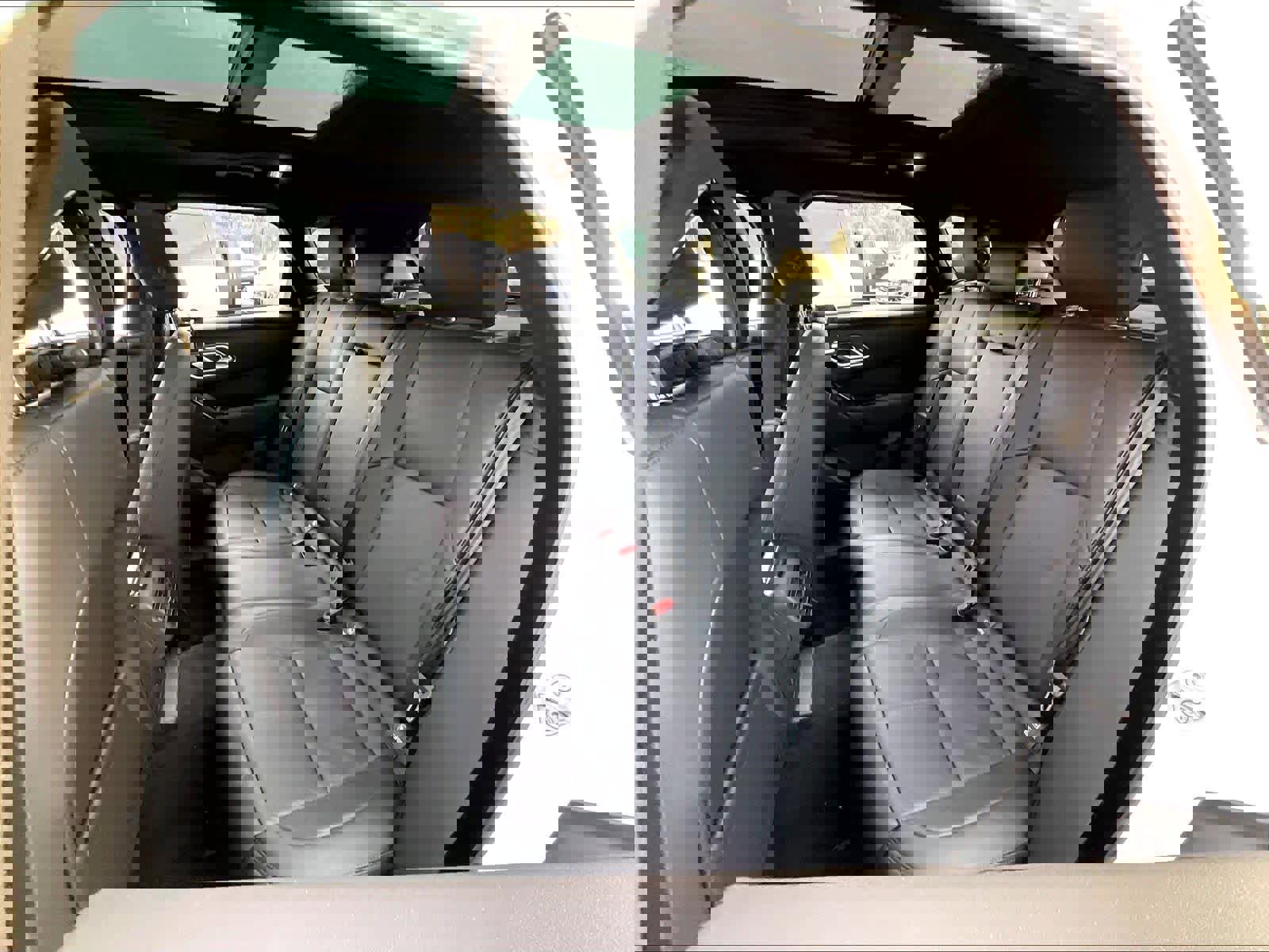 New 2026 Land Rover Range Rover Velar Dynamic SE image 12