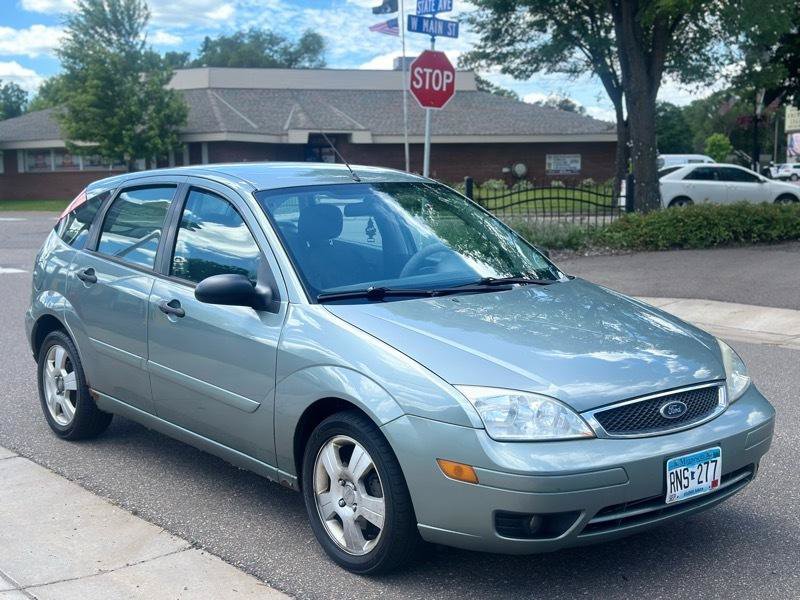 Used 2005 Ford Focus SES FWD image 3