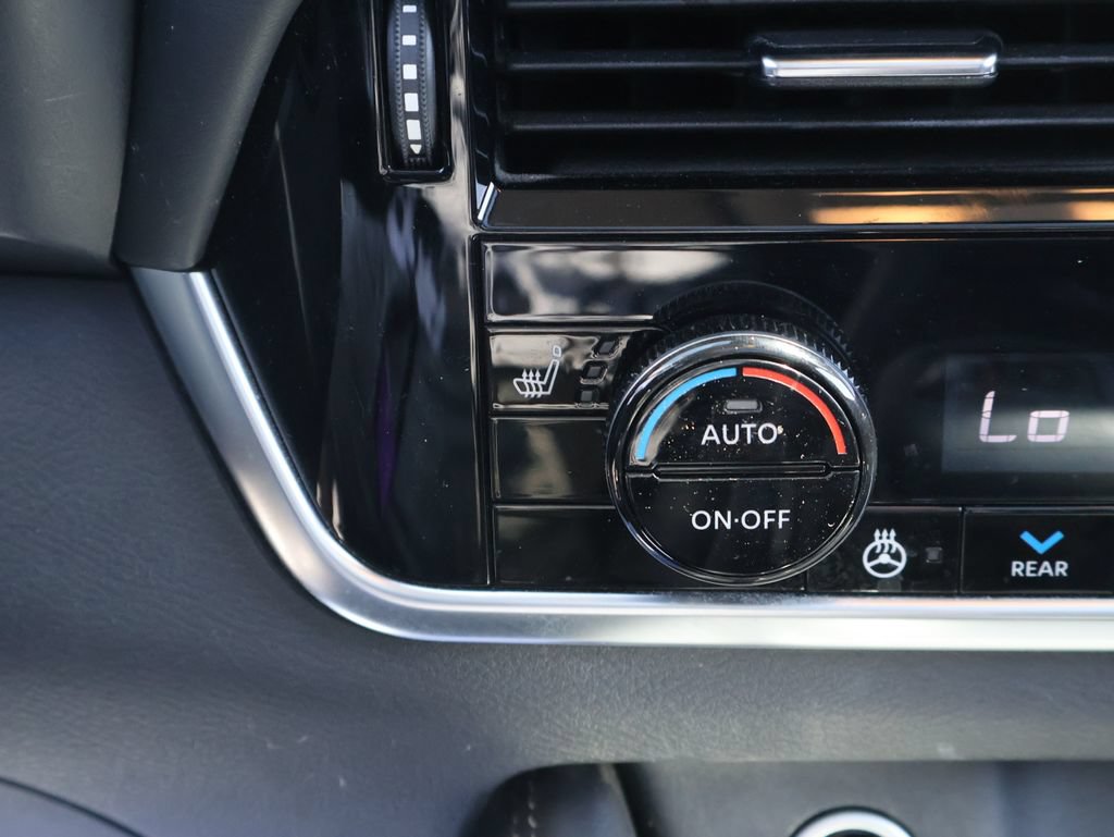 Used 2021 Nissan Rogue Platinum AWD/4WD image 40