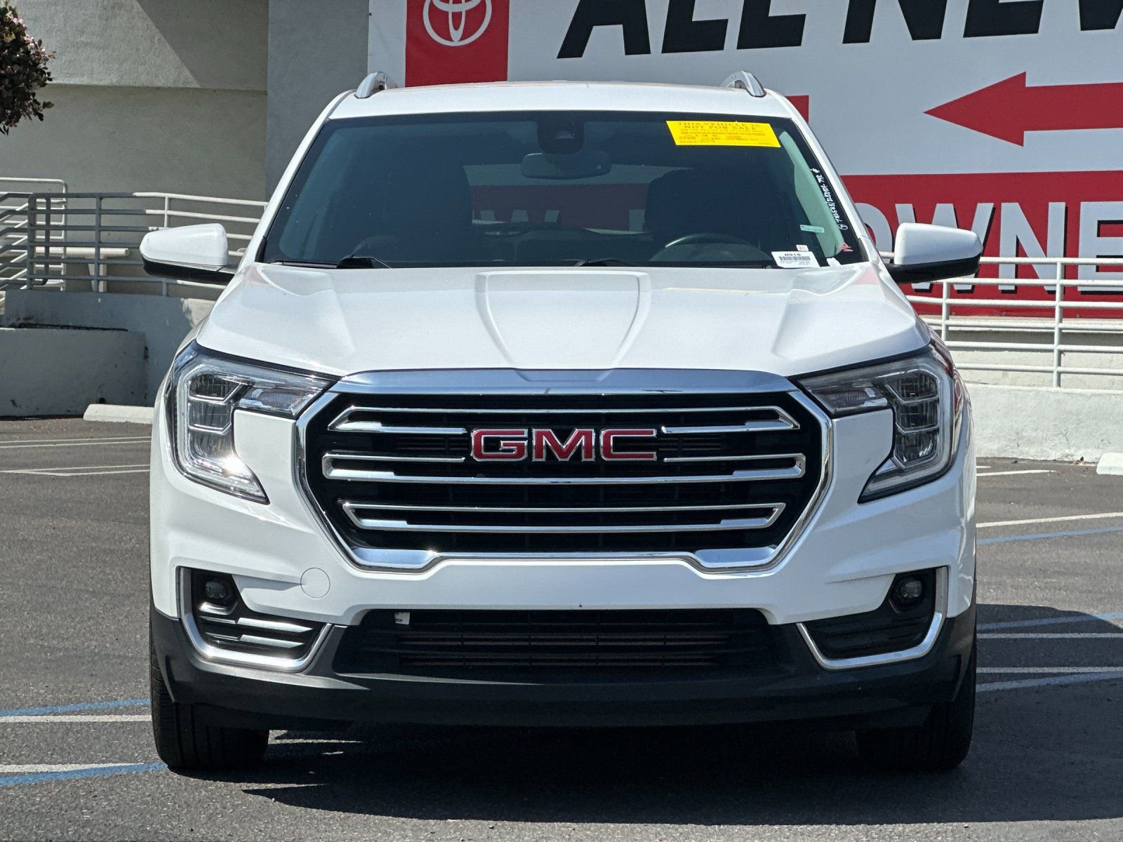 Used 2024 GMC Terrain SLT FWD image 7
