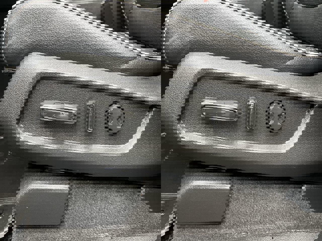 Used 2023 Honda Pilot Elite image 12