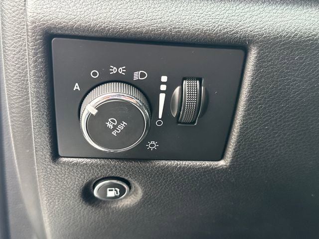 Used 2019 Jeep Grand Cherokee Altitude AWD/4WD image 25