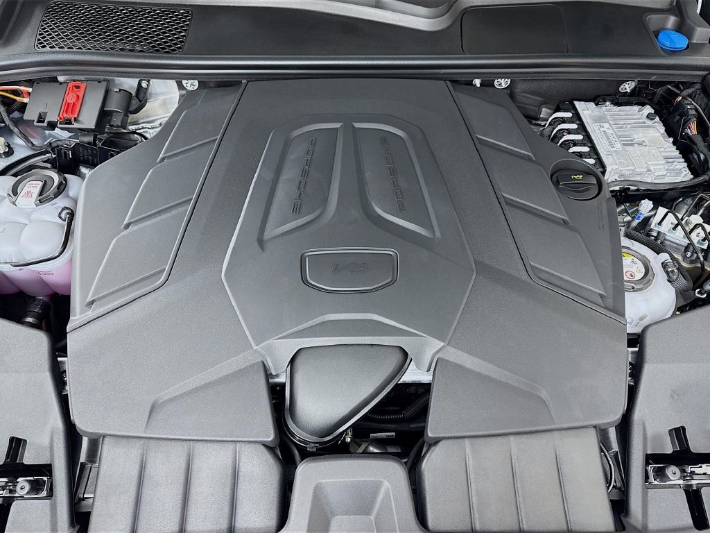 New 2026 Porsche Cayenne S AWD/4WD image 33