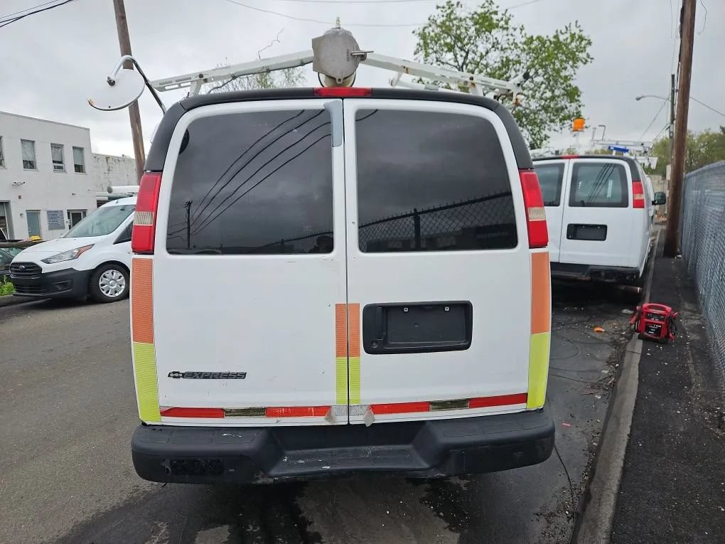 Used 2008 Chevrolet Express 2500 RWD image 8