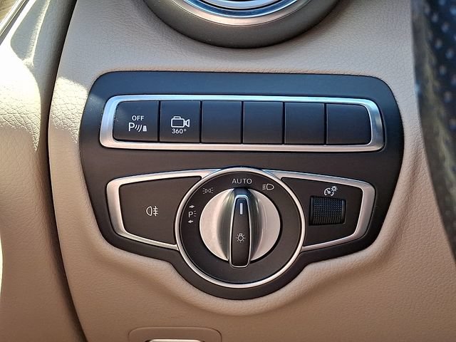 Used 2019 Mercedes-Benz GLC 300 4MATIC w/ Parking Assistance Package image 31