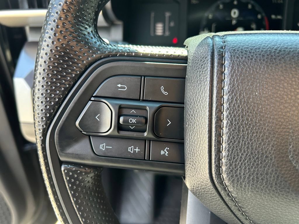 Used 2025 Toyota Tacoma SR5 AWD/4WD image 14