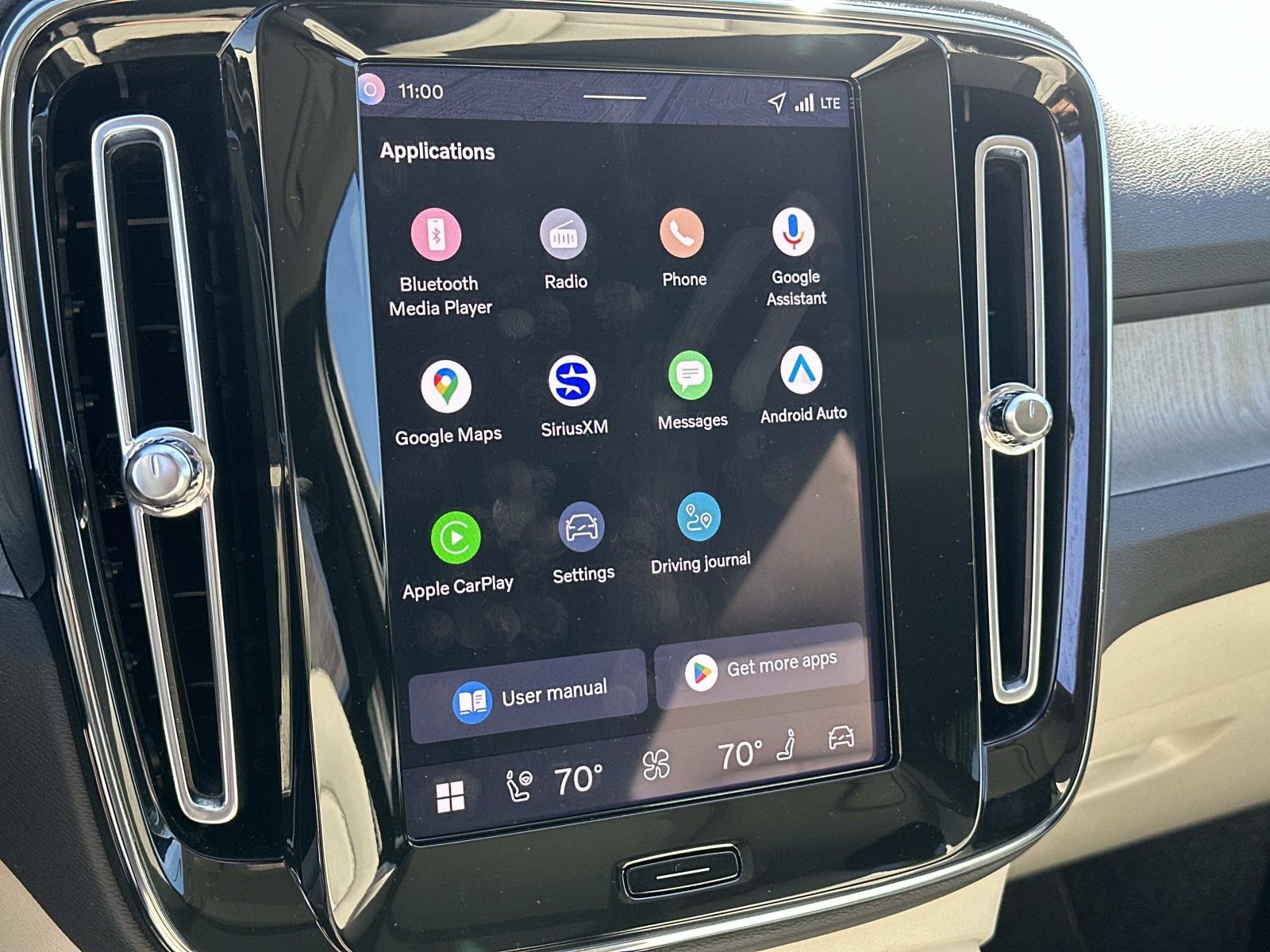 Certified 2026 Volvo XC40 B5 Plus w/ Protection Package Premier image 14