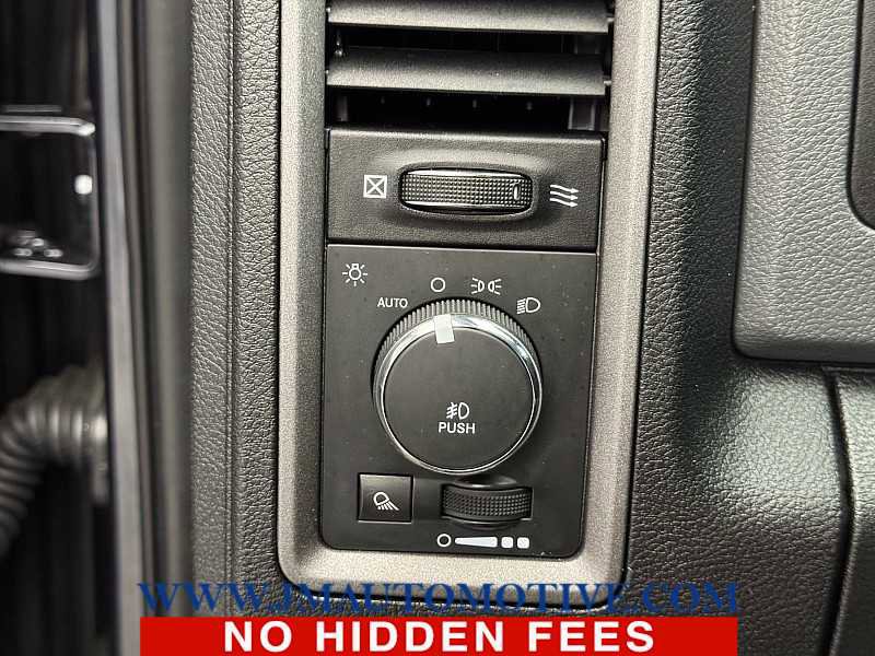 Used 2016 RAM 1500 Express image 31