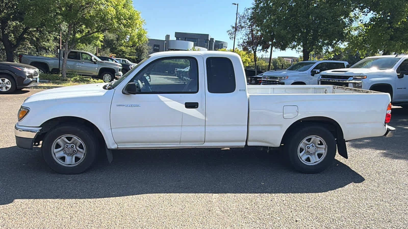 Used 2001 Toyota Tacoma 2WD Xtracab w/ SR5 Pkg w/ Chrome Pkg image 8