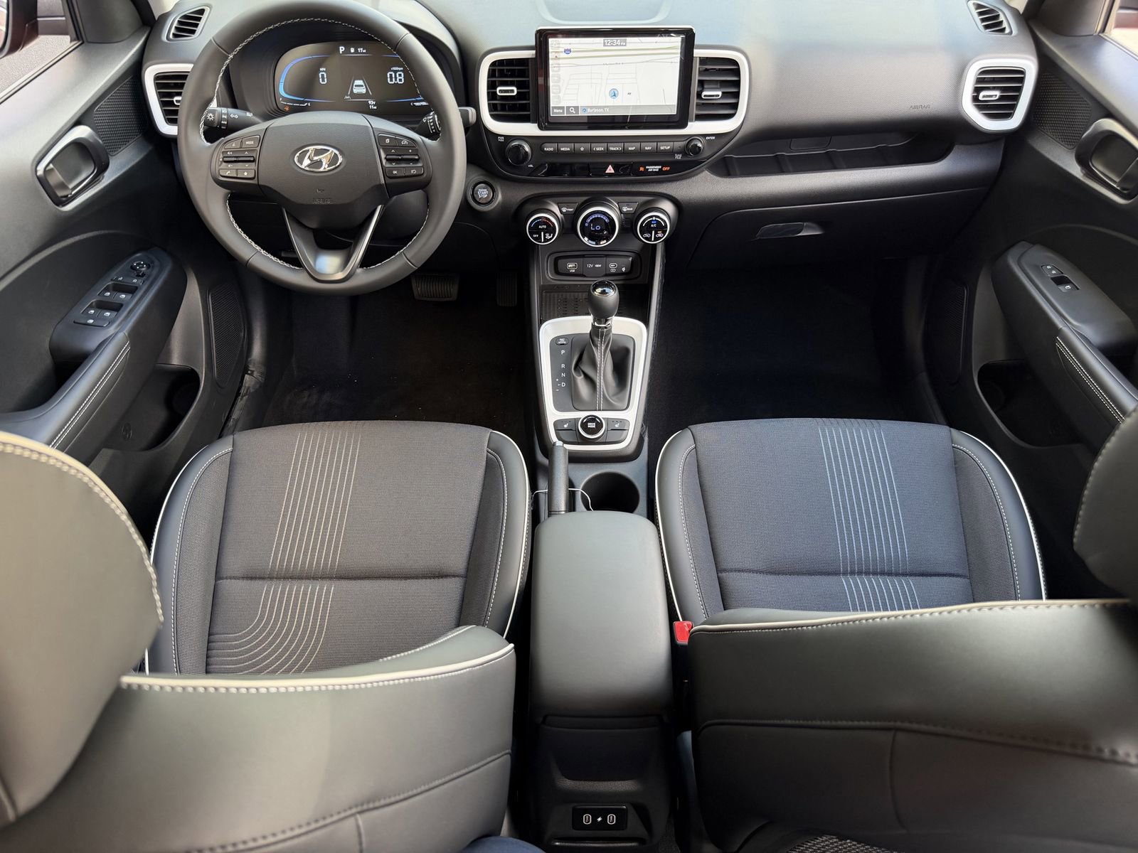 New 2025 Hyundai Venue Limited FWD image 9