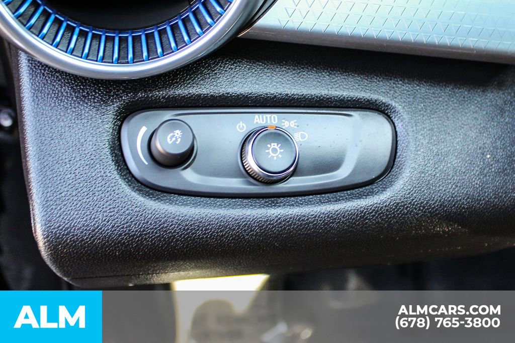 Used 2025 Chevrolet Trax LT w/ LT Convenience Package image 30