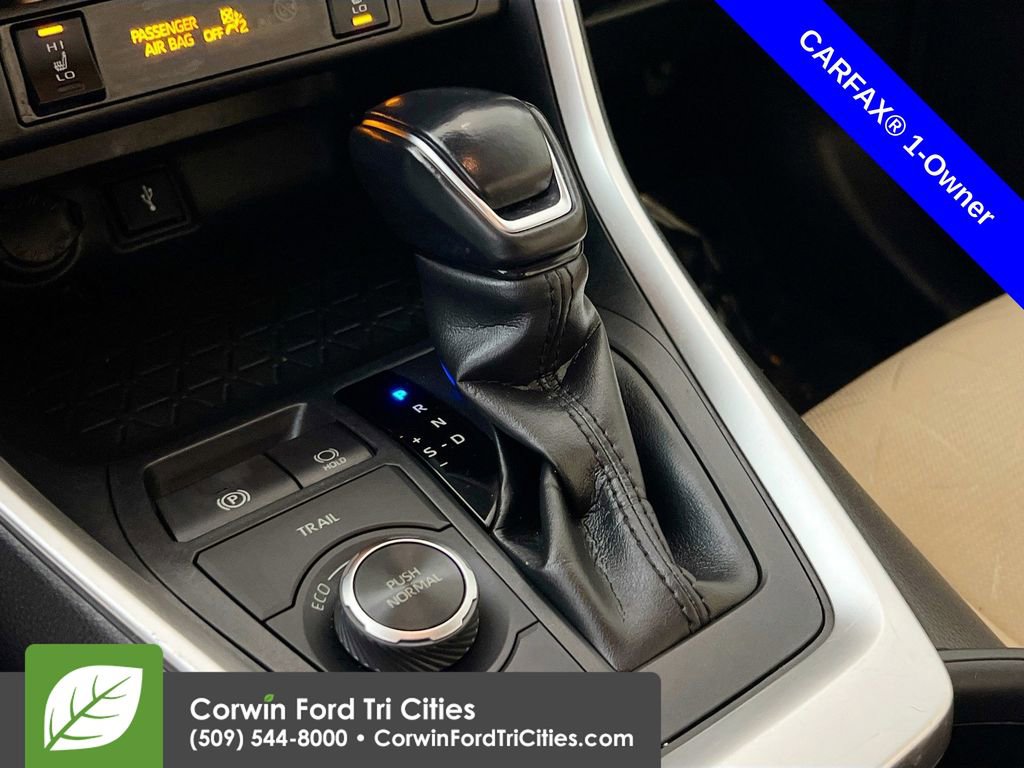 Used 2020 Toyota RAV4 XLE image 10