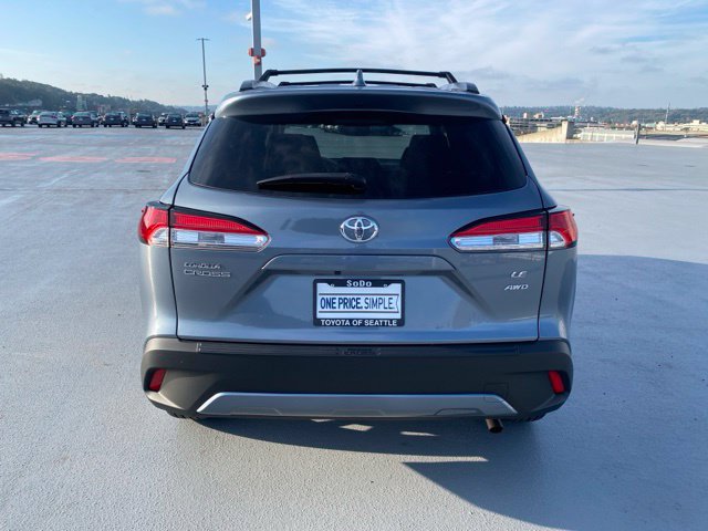 Certified 2024 Toyota Corolla Cross LE w/ Moonroof Package AWD/4WD image 11