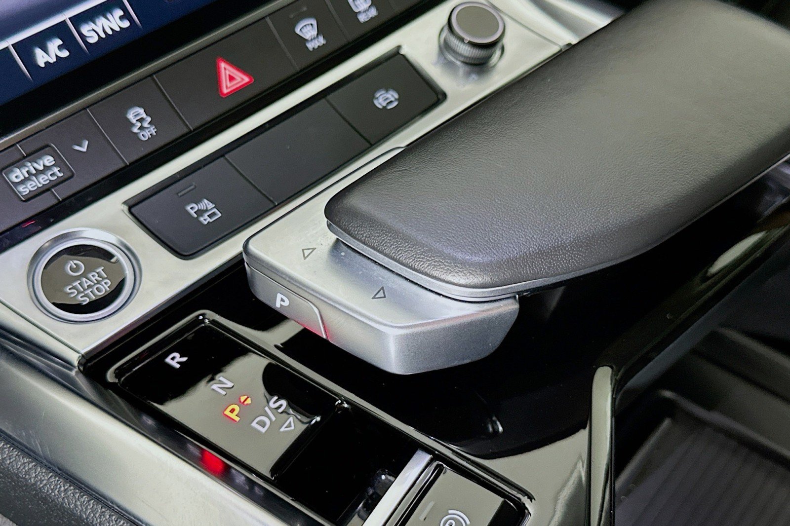 Used 2024 Audi Q8 e-tron Premium AWD/4WD image 7