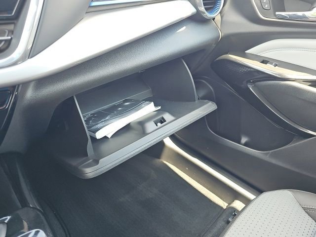 Used 2024 Chevrolet Trax LT w/ LT Convenience Package image 51