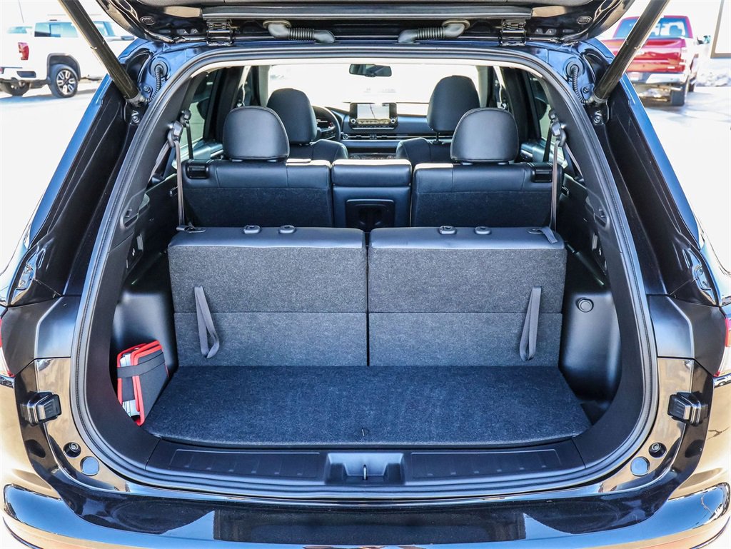 Used 2023 Mitsubishi Outlander SE image 12