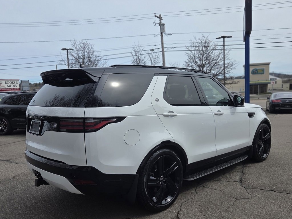 Used 2025 Land Rover Discovery Dynamic SE image 5