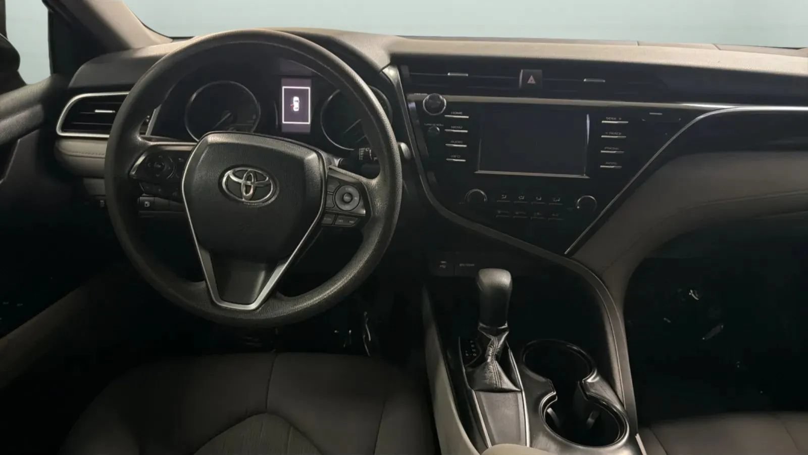Used 2018 Toyota Camry LE FWD image 10