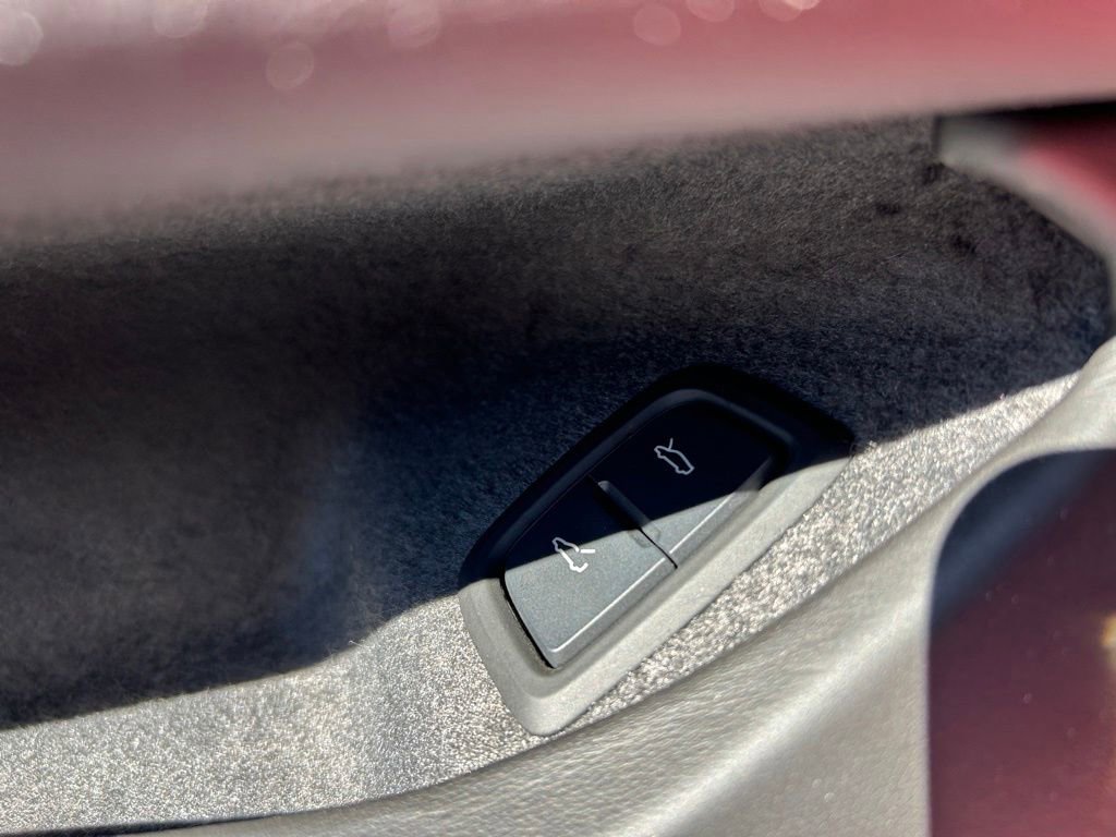 Used 2025 Chevrolet Corvette E-Ray w/ Stealth Interior Trim Package image 45