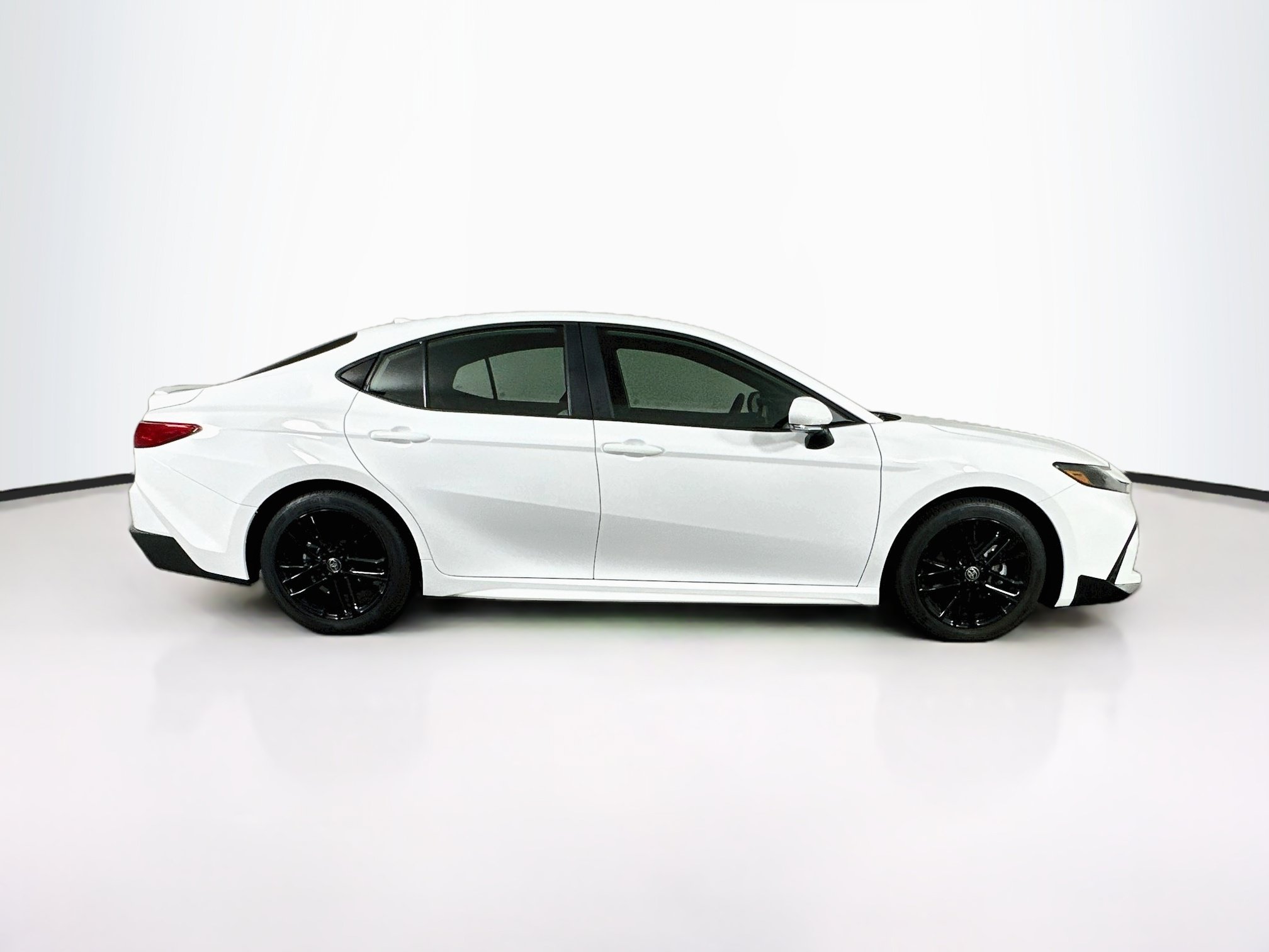 Used 2026 Toyota Camry SE FWD image 10