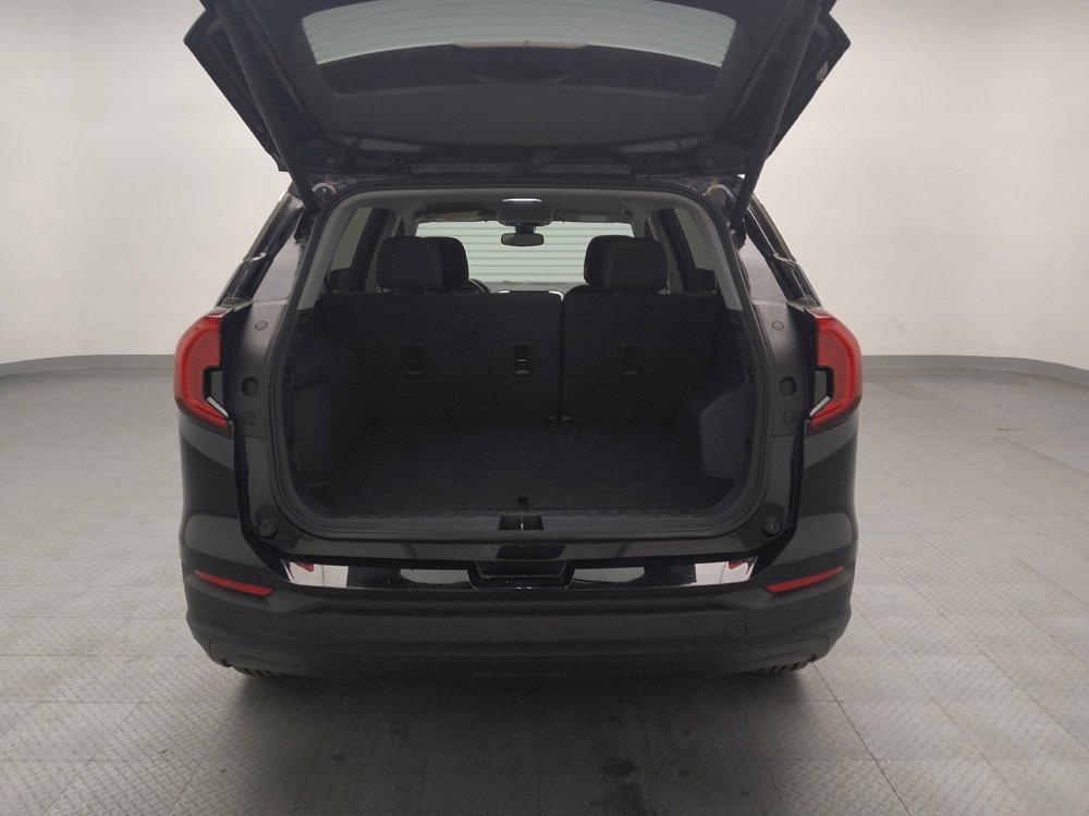 Used 2023 GMC Terrain SLE w/ Driver Convenience Package image 29