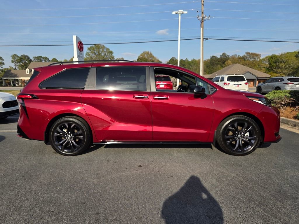 Used 2025 Toyota Sienna XSE image 15