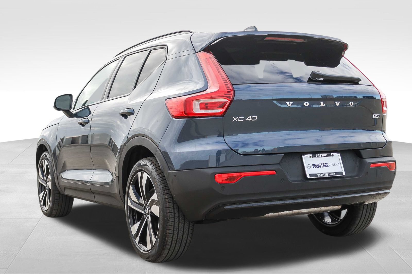 New 2026 Volvo XC40 B5 Ultra w/ Climate Package AWD/4WD image 7