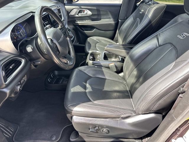 Used 2019 Chrysler Pacifica Touring-L Plus w/ S Appearance Package FWD image 19