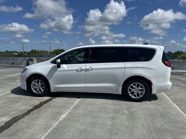 Used 2023 Chrysler Voyager LX FWD image 17