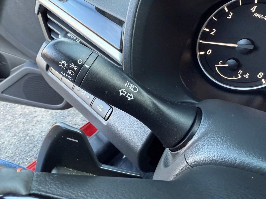 Used 2024 Nissan Altima 2.0 SR image 32