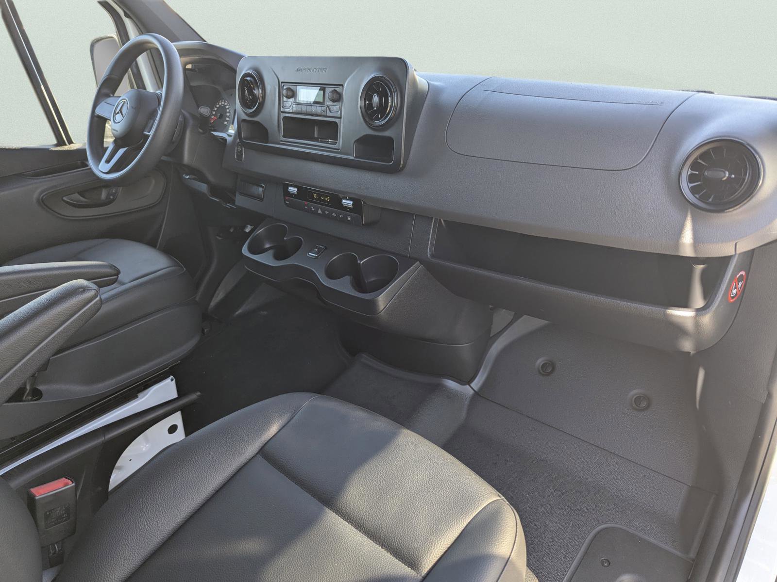 Used 2019 Mercedes-Benz Sprinter 2500 image 13